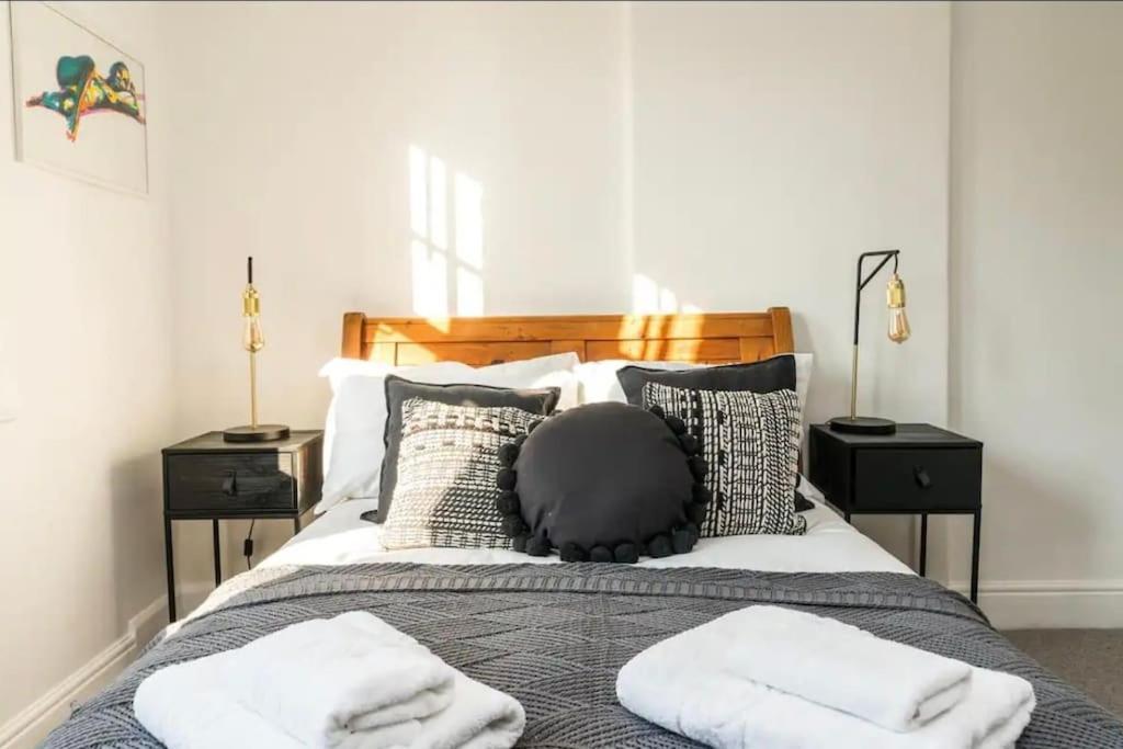 3 X Bedroom Riverside Flat With Hot Tub On Roof Terrace Λονδίνο Εξωτερικό φωτογραφία